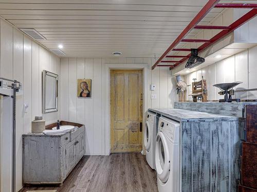 Salle de bains - 501 Rue Notre-Dame, Lavaltrie, QC - Indoor Photo Showing Laundry Room