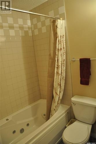 306 208 Saskatchewan Crescent E, Saskatoon, SK - Indoor Photo Showing Bathroom