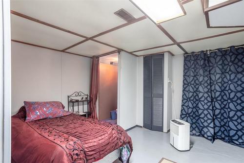 110 First Street N, Stoney Creek, ON - Indoor Photo Showing Bedroom