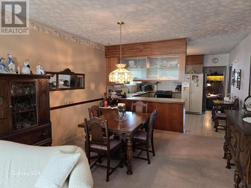 323 Patricia Blvd, Timmins, ON - Indoor Photo Showing Dining Room