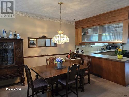 323 Patricia Blvd, Timmins, ON - Indoor Photo Showing Dining Room
