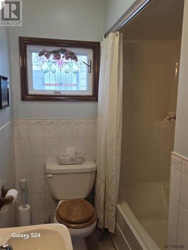 323 Patricia Blvd, Timmins, ON - Indoor Photo Showing Bathroom