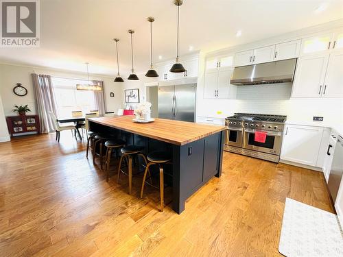 30 Edgewater Lane, Torbay, NL - Indoor Photo Showing Kitchen With Upgraded Kitchen