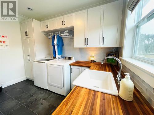 30 Edgewater Lane, Torbay, NL - Indoor Photo Showing Laundry Room