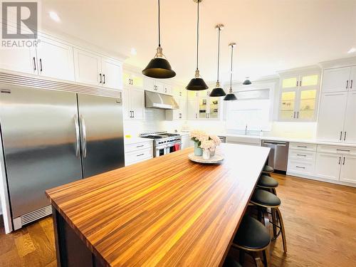 30 Edgewater Lane, Torbay, NL - Indoor Photo Showing Kitchen With Upgraded Kitchen