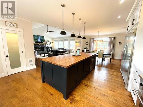 30 Edgewater Lane, Torbay, NL - Indoor Photo Showing Kitchen With Upgraded Kitchen