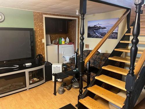 Salle familiale - 19 Av. St-Mathieu, Montmagny, QC - Indoor Photo Showing Other Room