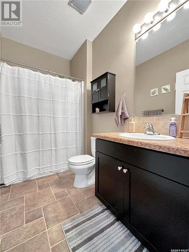 5 201 Ruckle Road, Carlyle, SK - Indoor Photo Showing Bathroom