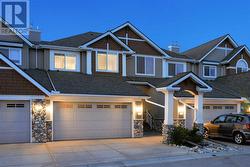 38 DISCOVERY Heights SW  Calgary, AB T3H 4Y6