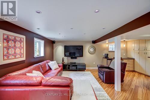 183 Mcmurchy Avenue S, Brampton, ON - Indoor Photo Showing Living Room
