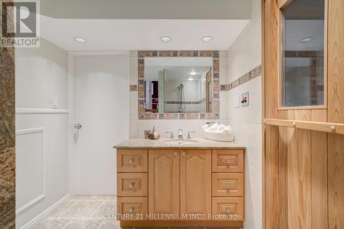 183 Mcmurchy Avenue S, Brampton, ON - Indoor Photo Showing Bathroom