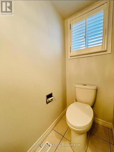 19 Driftwood Place, Hamilton, ON - Indoor Photo Showing Bathroom