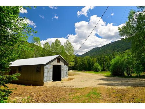 8114 Highway 6, Salmo, BC - Outdoor