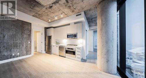3801 - 224 King Street W, Toronto, ON - Indoor Photo Showing Kitchen