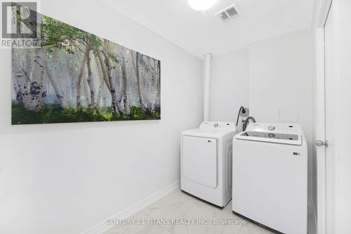 1076 - 100 Mornelle Court, Toronto, ON - Indoor Photo Showing Laundry Room