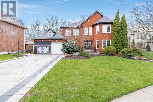 136 Park Drive, Whitchurch-Stouffville, ON - Outdoor With Facade