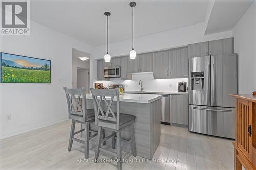 109 - 300 Essa Road, Barrie, ON - Indoor Photo Showing Kitchen With Upgraded Kitchen