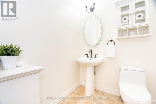 138 Knox Road E, Wasaga Beach, ON - Indoor Photo Showing Bathroom