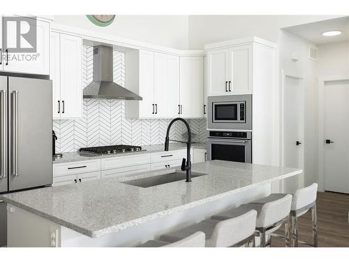 269 Diamond Way Unit# 5, Vernon, BC - Indoor Photo Showing Kitchen With Upgraded Kitchen