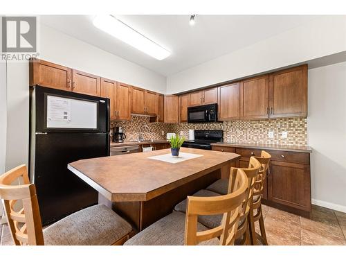 654 Cook Road Unit# 432, Kelowna, BC - Indoor Photo Showing Kitchen