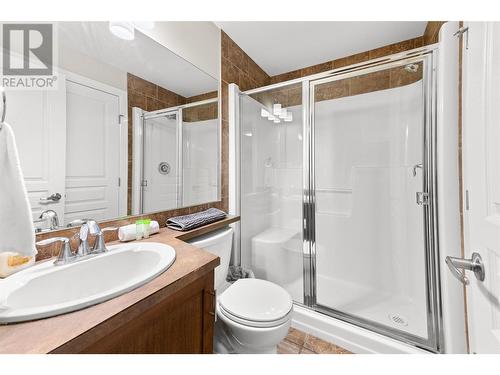 654 Cook Road Unit# 432, Kelowna, BC - Indoor Photo Showing Bathroom