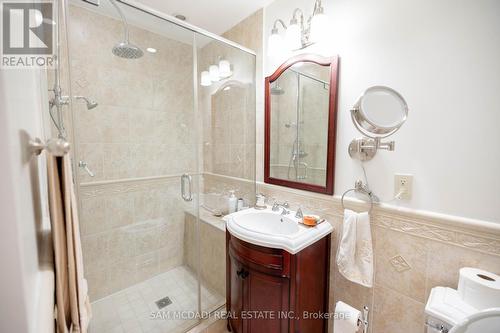 246 Riverside Drive, Toronto, ON - Indoor Photo Showing Bathroom