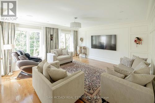 246 Riverside Drive, Toronto, ON - Indoor Photo Showing Living Room
