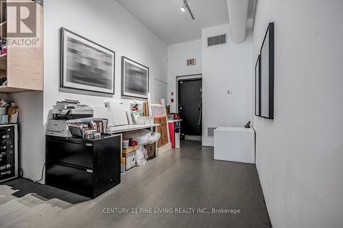 3048 Dundas Street W, Toronto W02, ON - Indoor Photo Showing Other Room