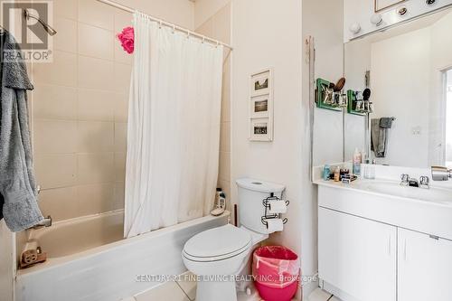 3048 Dundas Street W, Toronto, ON - Indoor Photo Showing Bathroom