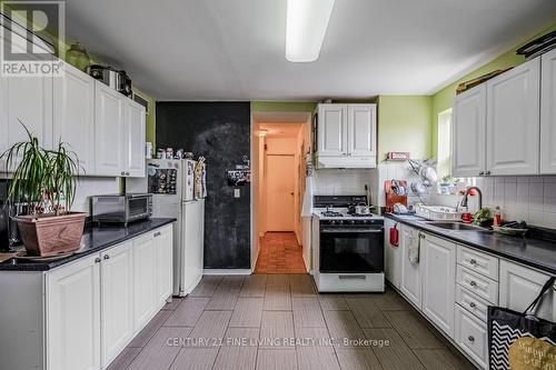 3048 Dundas Street W, Toronto W02, ON - Indoor Photo Showing Kitchen