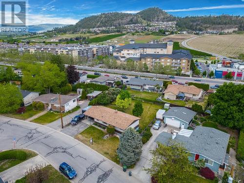 715 Glenburn Street, Kelowna, BC - Outdoor With View