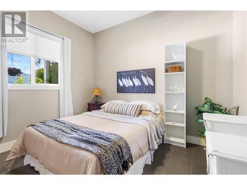 6421 Eagle Bay Road Unit# 58, Eagle Bay, BC - Indoor Photo Showing Bedroom