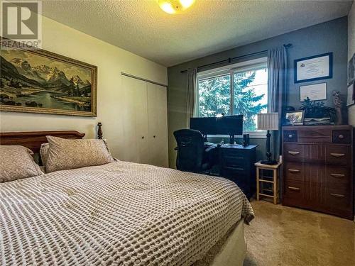 535 Hardie Road, Rutland, BC - Indoor Photo Showing Bedroom