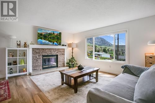 1184 Henderson Drive, Kelowna, BC - Indoor Photo Showing Living Room With Fireplace