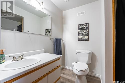 362 37 Street, Battleford, SK - Indoor Photo Showing Bathroom