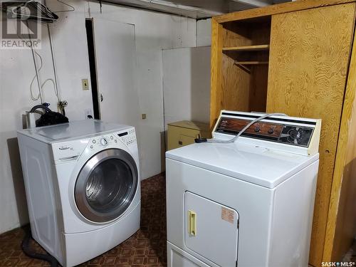 314 Railway Avenue, Neville, SK - Indoor Photo Showing Laundry Room