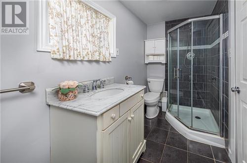 61 Hubbell Street, Brockville, ON - Indoor Photo Showing Bathroom