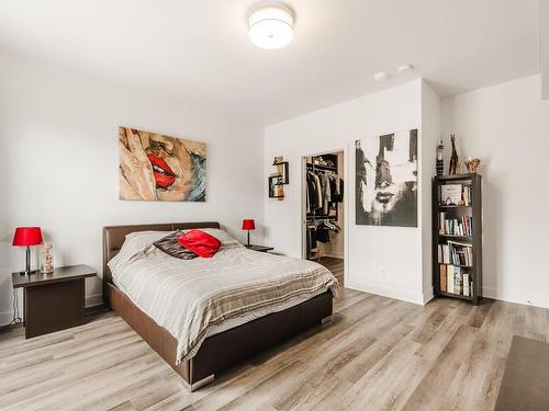 Master bedroom - 7-303 Rue De L'Aigle, Carignan, QC - Indoor Photo Showing Bedroom