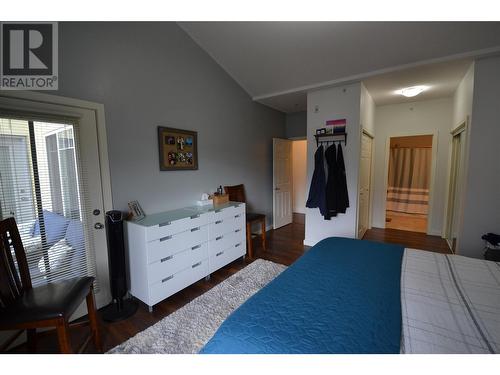 2120 Shannon Ridge Drive Unit# 304, West Kelowna, BC - Indoor Photo Showing Bedroom