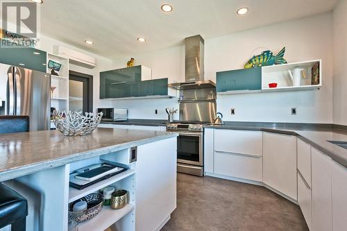 3608 Cypress Hills Drive, Osoyoos, BC - Indoor Photo Showing Kitchen