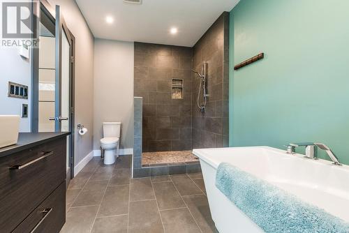 3608 Cypress Hills Drive, Osoyoos, BC - Indoor Photo Showing Bathroom