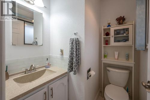 18 Heather Place, Osoyoos, BC - Indoor Photo Showing Bathroom