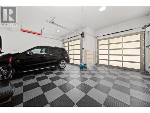 1737 Scott Crescent, West Kelowna, BC - Indoor Photo Showing Garage