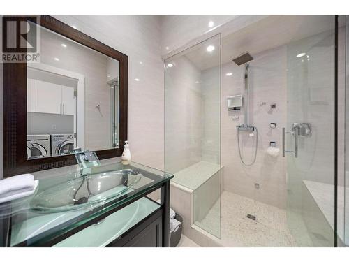 1737 Scott Crescent, West Kelowna, BC - Indoor Photo Showing Bathroom