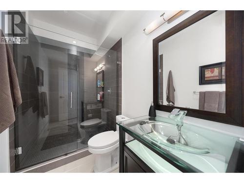 1737 Scott Crescent, West Kelowna, BC - Indoor Photo Showing Bathroom