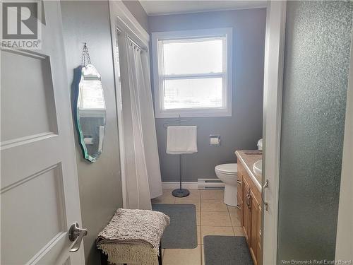 275 Notre Dame, Bathurst, NB - Indoor Photo Showing Bathroom