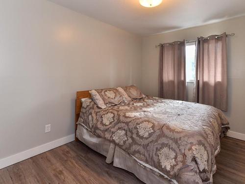 7246 Dunwaters Drive, Kelowna, BC - Indoor Photo Showing Bedroom