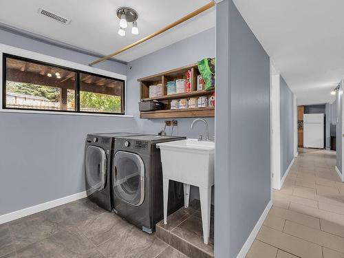 3331 Gates Court, West Kelowna, BC - Indoor Photo Showing Laundry Room