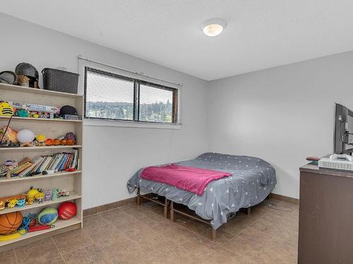3331 Gates Court, West Kelowna, BC - Indoor Photo Showing Bedroom