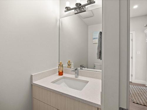 3729 Inverness Road, West Kelowna, BC - Indoor Photo Showing Bathroom